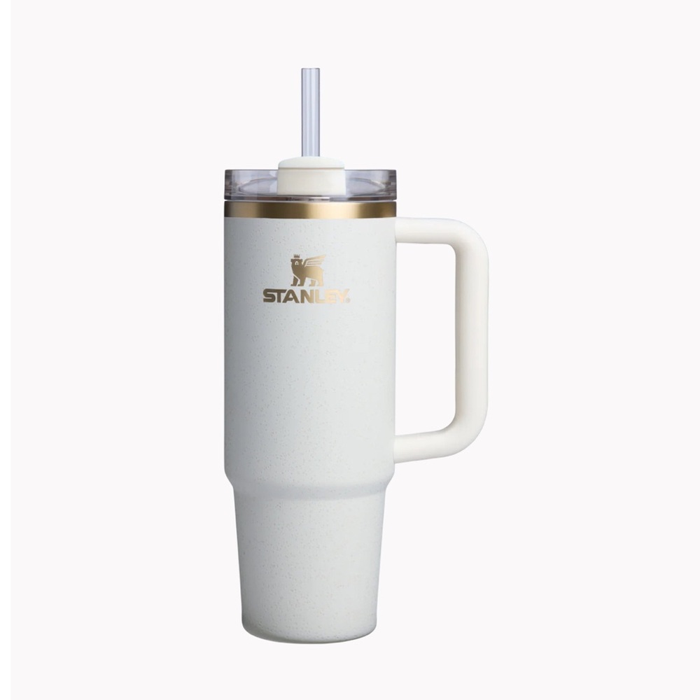 NWOB Stanley Flowstate the Quencher 30 OZ Tunbler in Cream Moon